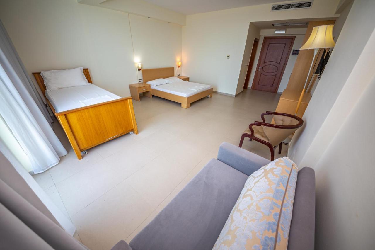 Hotel Borshi Buitenkant foto