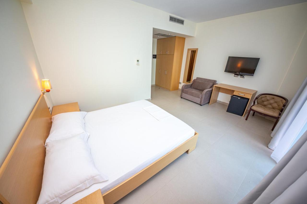 Hotel Borshi Buitenkant foto
