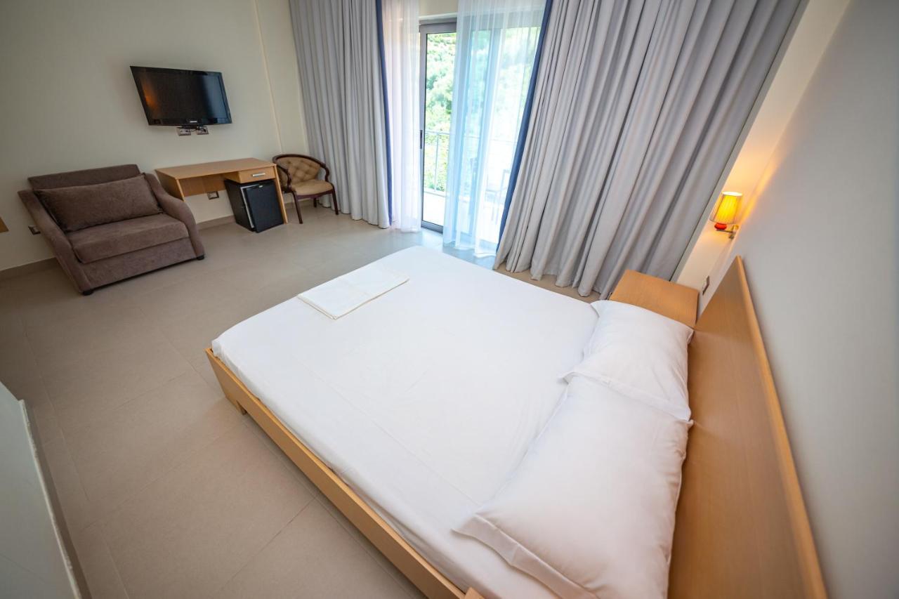 Hotel Borshi Buitenkant foto