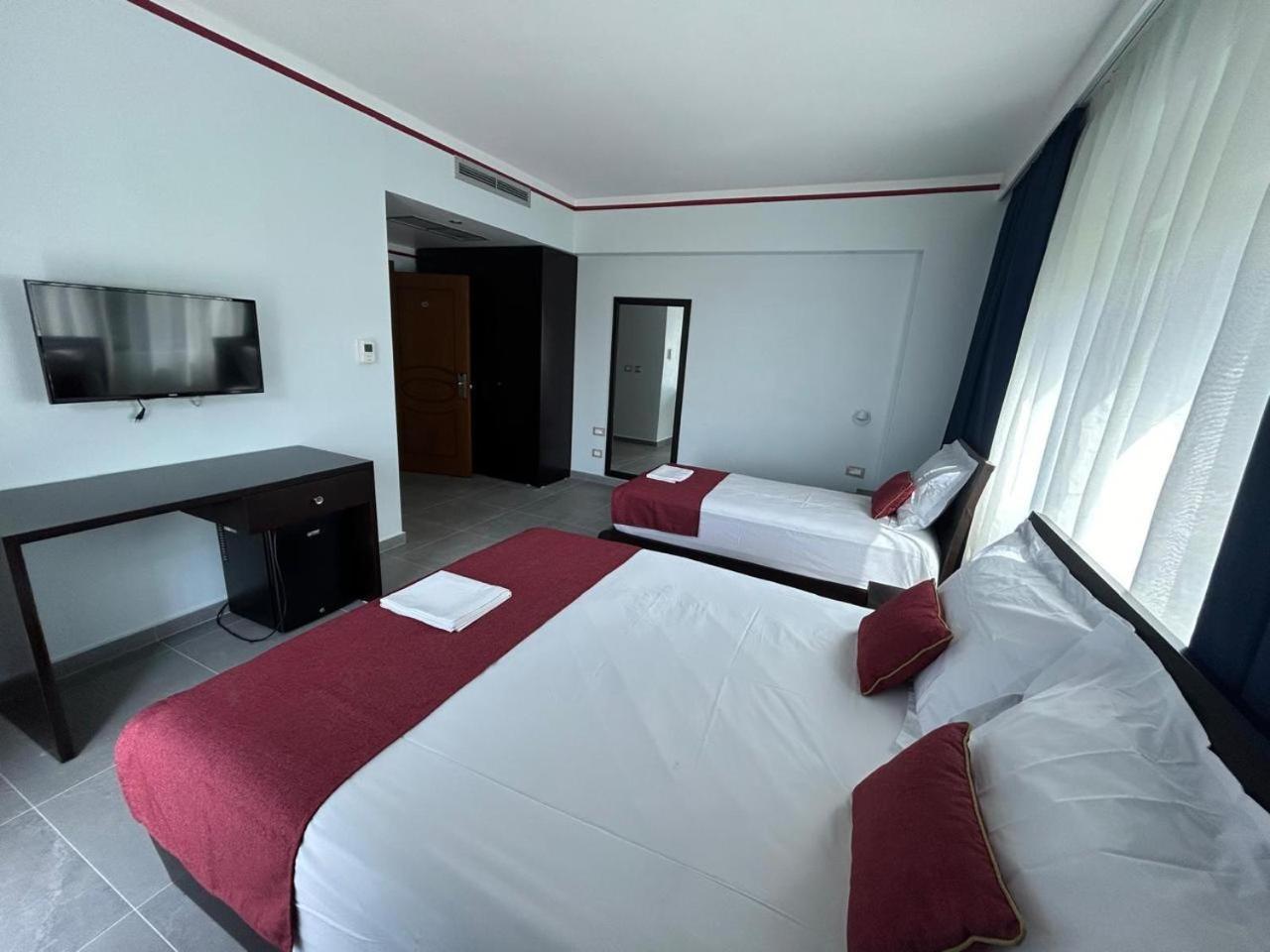 Hotel Borshi Buitenkant foto