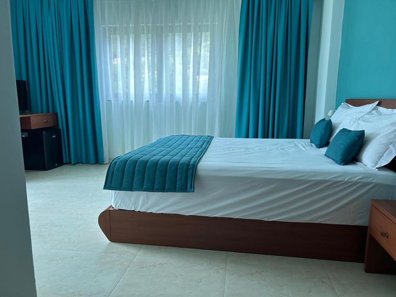 Hotel Borshi Buitenkant foto