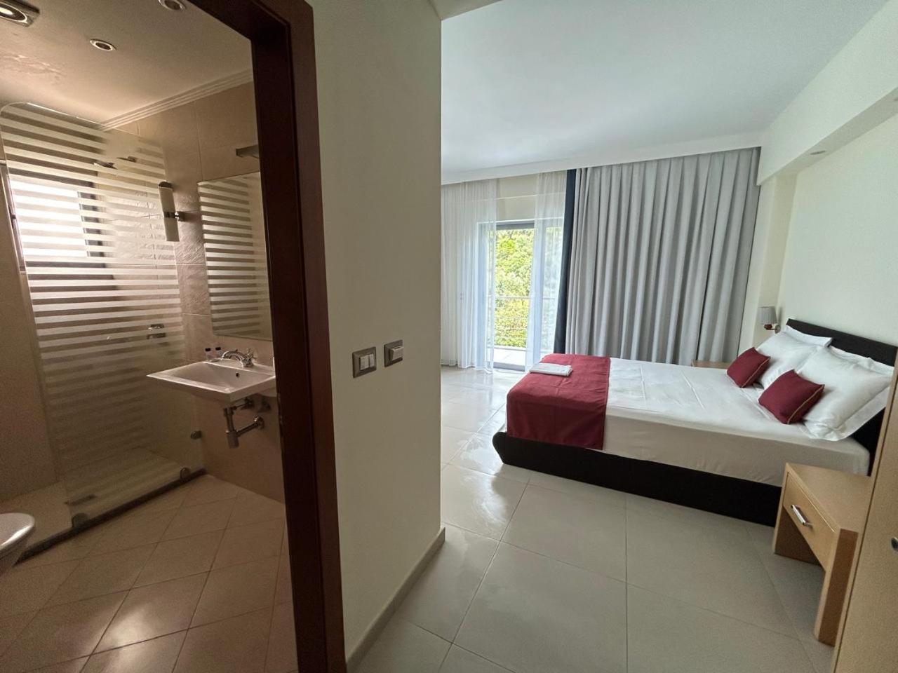Hotel Borshi Buitenkant foto