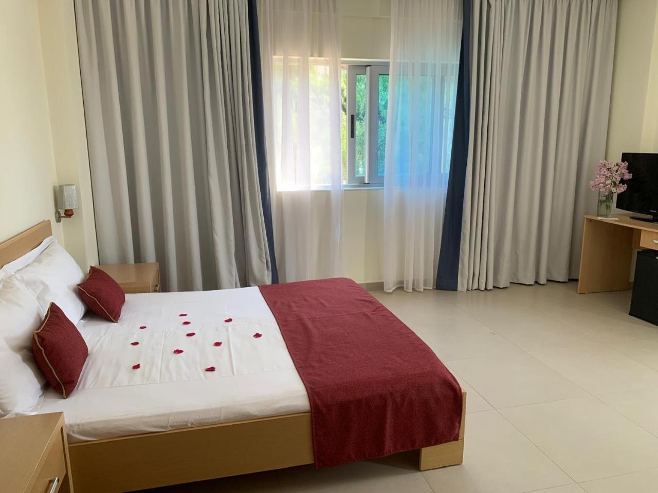 Hotel Borshi Buitenkant foto